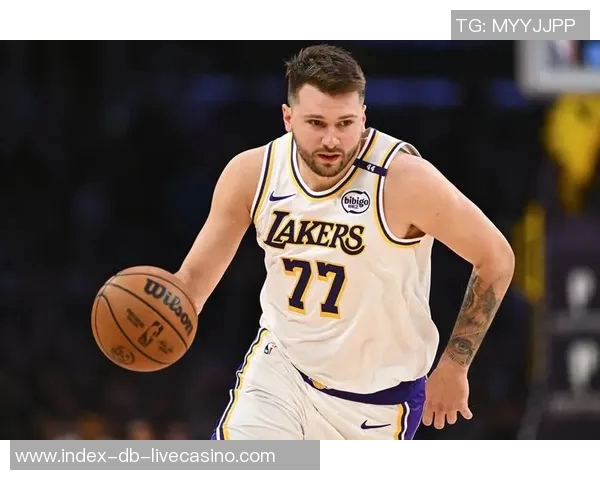 东契奇砍下33分11助攻杜兰特贡献21分湖人逆转战胜太阳